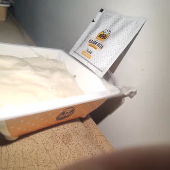 Bolulu Hasan Usta Küflü Tatli Satıyor