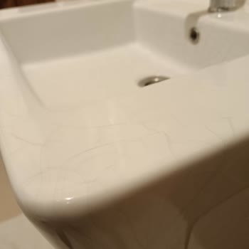 Ege Vitrifiye Lavabom Komple Çatlamaya Başladı