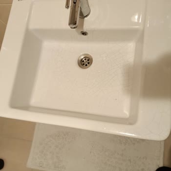 Ege Vitrifiye Lavabom Komple Çatlamaya Başladı