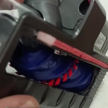 Dyson V15 Detect Total Clean Anti-Tangle Mini Motorhead Başlık Sorunu