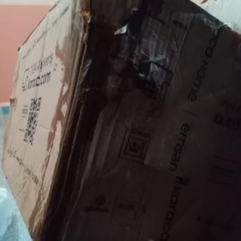 MNG Kargo Kapının Yanına Bırakıp Gitmesi Haber Vermemesi Teslim Edi