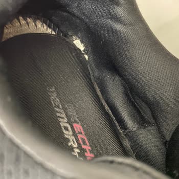 A101 Skechers Ayakkabı İçi Yırtıldı