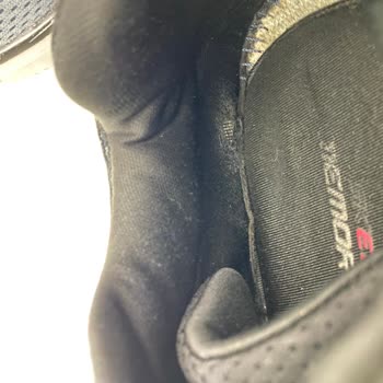 A101 Skechers Ayakkabı İçi Yırtıldı