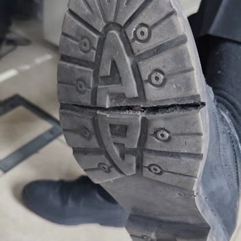 İnci Ayakkabı Kaliteli Beklentisiyle Satın Alınan Ayakkabının Kısa Sürede Kırılması Ve Müşteri Hizmetlerinin İlgisizliği