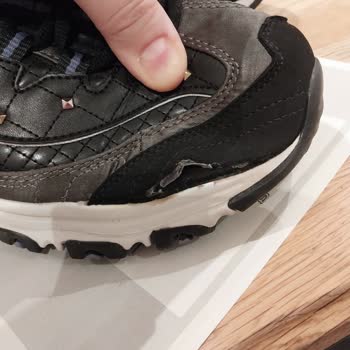 Skechers Ayakkabı Açıldı Yırtıldı