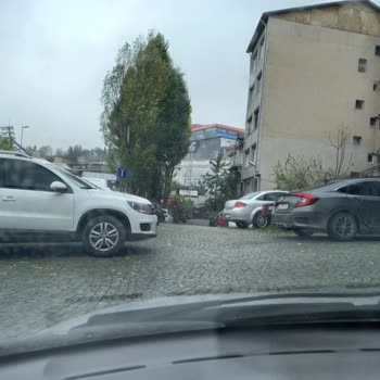 Emniyet Genel Müdürlüğü Sokağımızın Girişindeki Araçların Park Etmesi