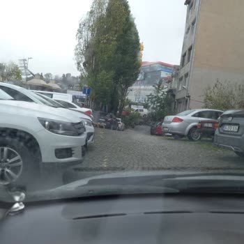 Emniyet Genel Müdürlüğü Sokağımızın Girişindeki Araçların Park Etmesi
