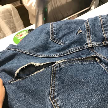 İpekyol Kot Pantolonun Yırtılması