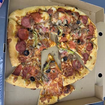 Yemeksepeti Pizza Hut Bozuk Dağınık Gelen Pizza Mağduriyeti