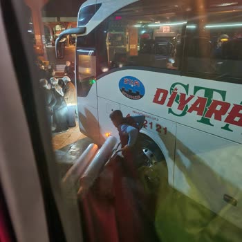 Lüks Adana Seyahat İn, Tutumu