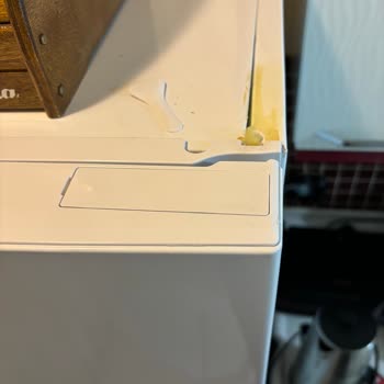 Beko Buzdolabı Kapağı Yön Değişikliği Sonucunda Üst Yüzeyinde Eziklik Oldu