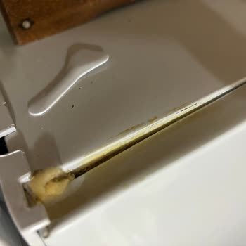 Beko Buzdolabı Kapağı Yön Değişikliği Sonucunda Üst Yüzeyinde Eziklik Oldu