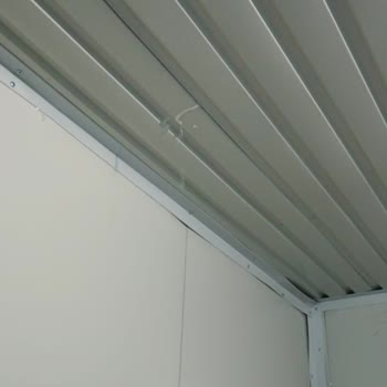 AFAD Konteynır Su Alıyor