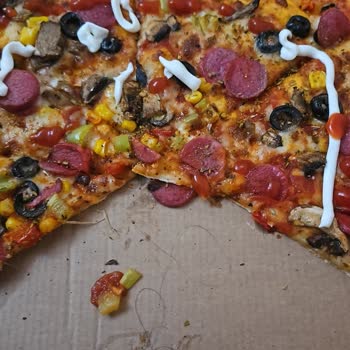Sbarro Pizzadan Çıkan Saç