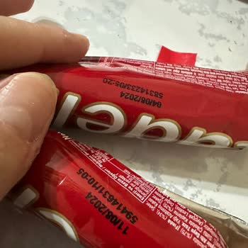 Sagra Bozuk Çikolata Satılması