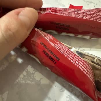 Sagra Bozuk Çikolata Satılması