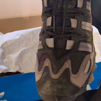 Adidas Hatalı Ürününe Sahip Çıkmamaktadır