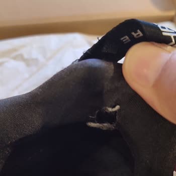 Adidas Hatalı Ürününe Sahip Çıkmamaktadır