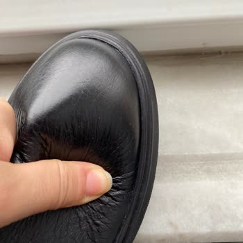 Kalitesiz Derimod Ürünü Ve Saygısız Satış Elemanı