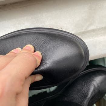 Kalitesiz Derimod Ürünü Ve Saygısız Satış Elemanı