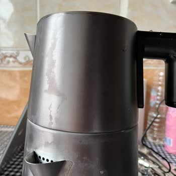 Grundig Çay Makinesinin Soyulması