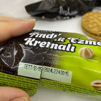 Eti Gıda Paket Bisküvide Kelebek Ve Kurt Problemi