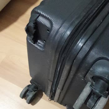 Anadolu Jet Valizin Kırık Olması