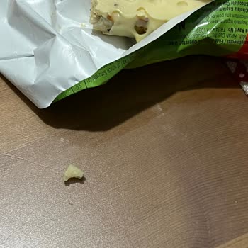 Ülker Çokonat Baklavalı İçinden Sert Cisim Çıktı