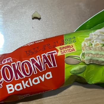 Ülker Çokonat Baklavalı İçinden Sert Cisim Çıktı
