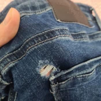 Mavi Jeanler 3 Ayda Her Yeri Sökülmeye Başladı