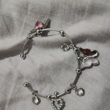 Reorah Collection Reorah Kendi Kusurlarını Düzeltmek İçin Kargo Ücreti Talep Ediyor.