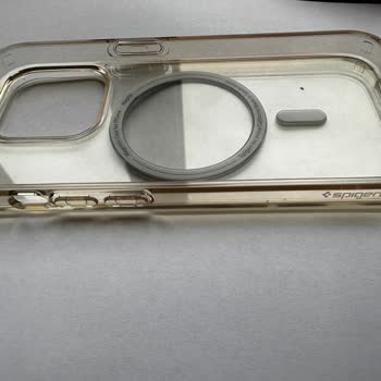 Spigen Türkiye Şeffaf Kılıf 45 Günde Sararıyor