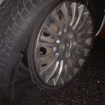 Petlas Lastik Aldığım Sıfır Lastik Seyir Halinde Yarıldı