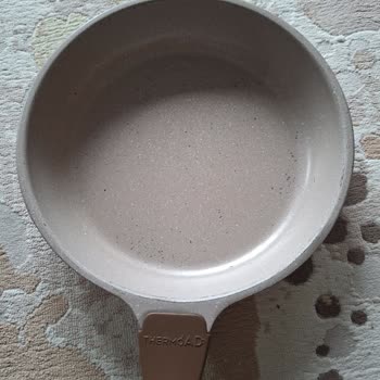 Thermoad Tava Yapışıyor Altı Siyah Siyah Çıktı