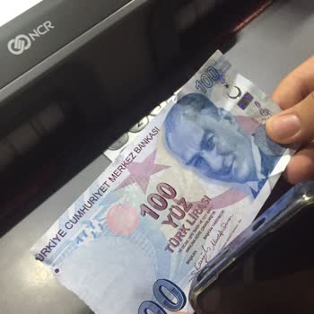 Akbank ATM'de Para Sıkışması