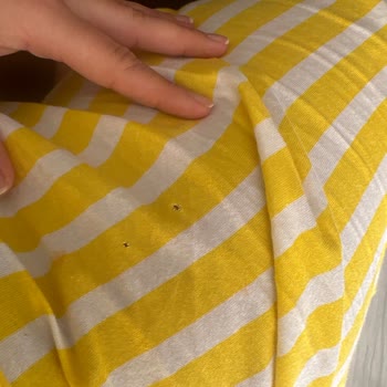 Penti Pijama Kumaşında Kendiliğinden Oluşan Delikler