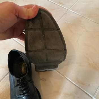 Boyner Cotton Bar Marka Ayakkabı Tabanı Yırtık Durumda