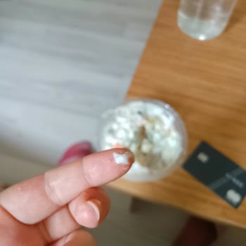 BİM Rus Salatasında Çıkan Kıl Ve Taş