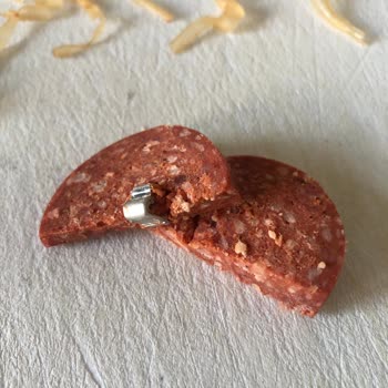 Beşler Sucuk Sucuktan Metal Parçası Çıktı!