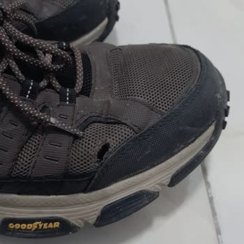 Skechers Spor Ayakkabı Üretim Hatası