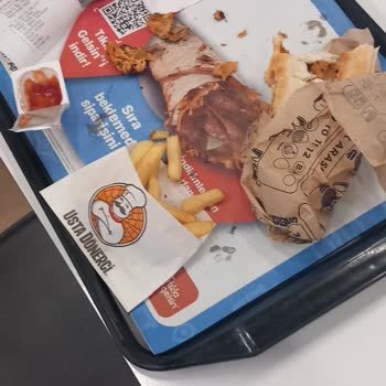 Erzincan Usta Dönerci'de Zehirlenme Ve Kötü Hizmet!