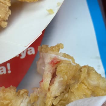 Popeyes Kanlı Ve Asla Gelmeyen Tavuklar