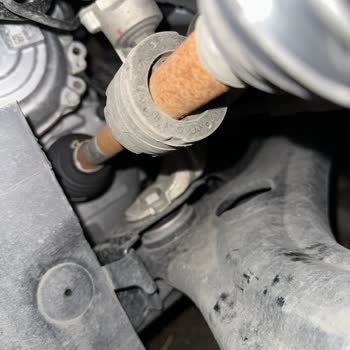 Renault 0 Araçta Aks Körüğü Paslanma Ve Yırtılma Sorunu