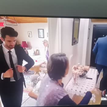 Onvo TV Panelde Yeşil Cizgi