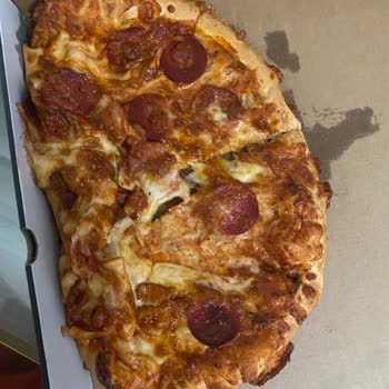 Pizza Hut Esenyurt Şubesinin Kötü Pizzaları