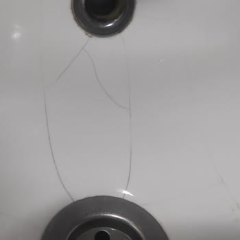 Cera Style Marka Banyo Lavabom Çatlak Oluştu