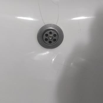 Cera Style Marka Banyo Lavabom Çatlak Oluştu