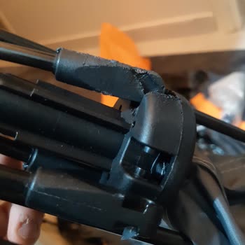 BİM Otomatik Çadırın Kanca Kısımları Yerinden Çıktı Takamıyorum