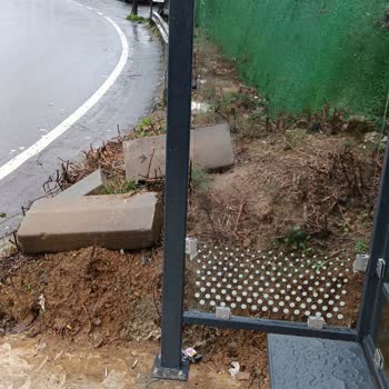 İBB - İstanbul Büyükşehir Belediyesi Acarlar Sarıyer Otobüs Durağı