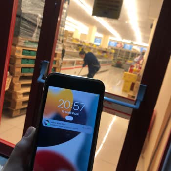 Şok Marketler Mağazadaki Personeller Müşteriyi Kovdu